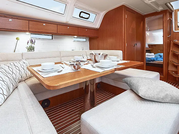 Bavaria Cruiser 51 - 