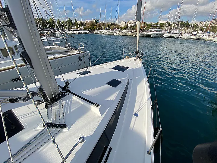 Bavaria C42 - 