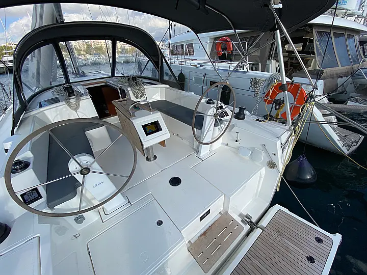 Bavaria C42 - 