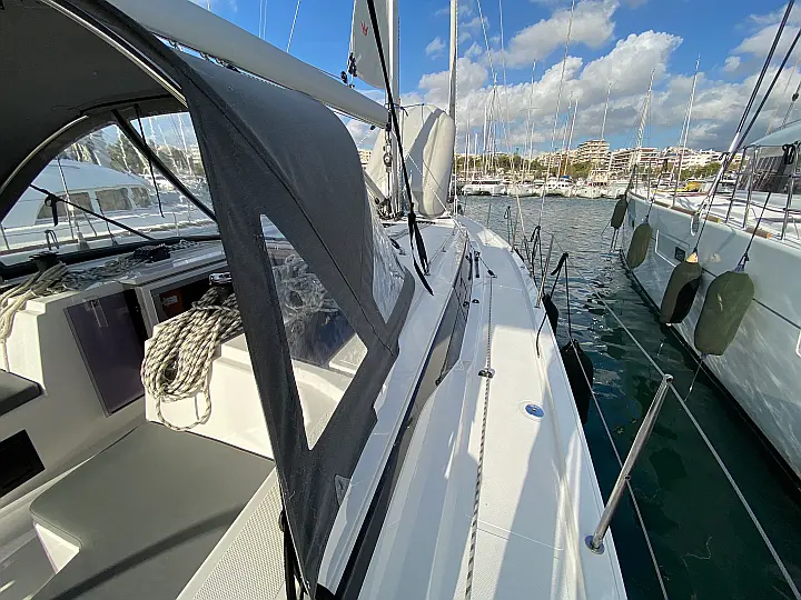 Bavaria C42 - 