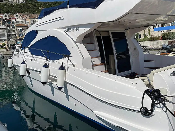 Majesty 44 Fly - 