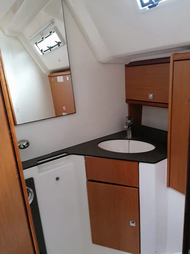 Bavaria 46 Cruiser (Cabin) - 