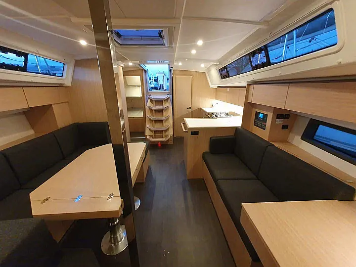 Bavaria C42 - 