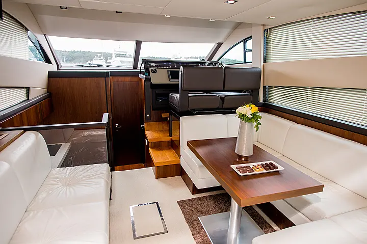 Fairline Squadron 42 - 